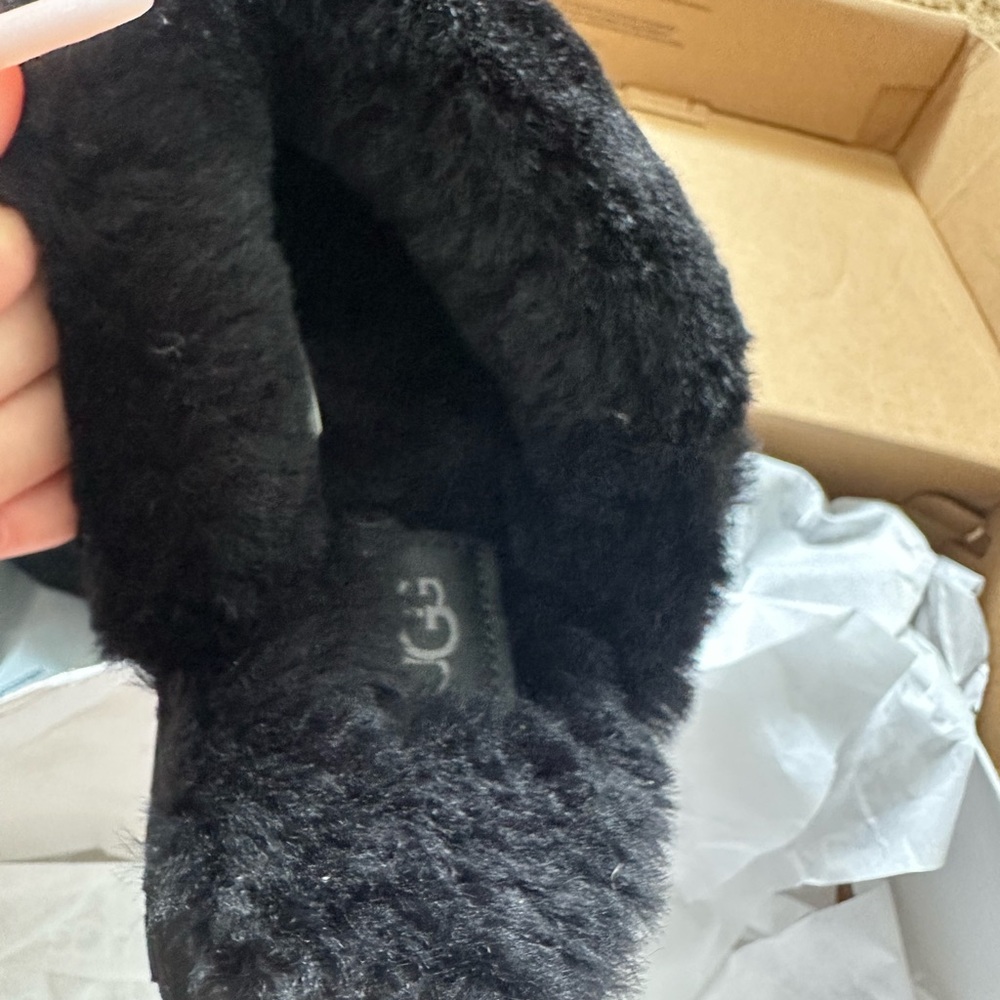 uggs - Picture 3 of 3